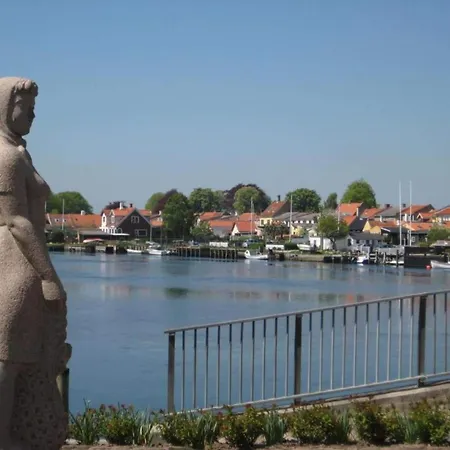 Tranquil Seaside Haven-by Traum