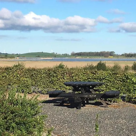 Tranquil Seaside Haven-by Traum *