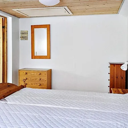 Tranquil Seaside Haven-by Traum *