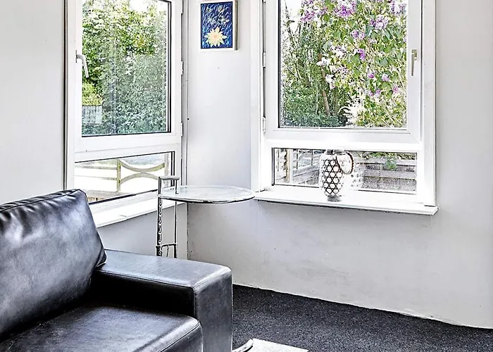 Tranquil Seaside Haven-by Traum Holiday home Store Fuglede
